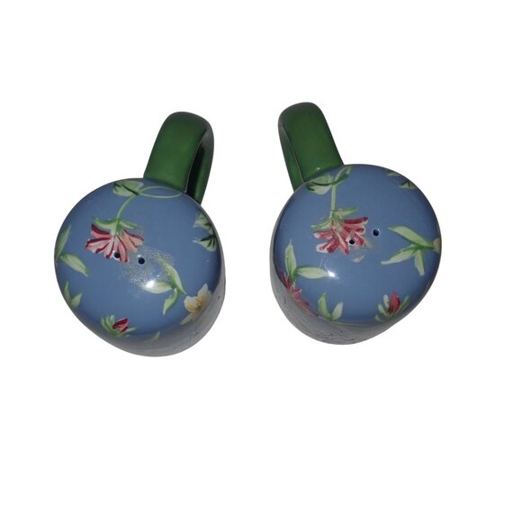 Waverly Masterpiece  Salt & Pepper Shakers Stove‎ Top NEW Blue Floral Large - Picture 7 of 7